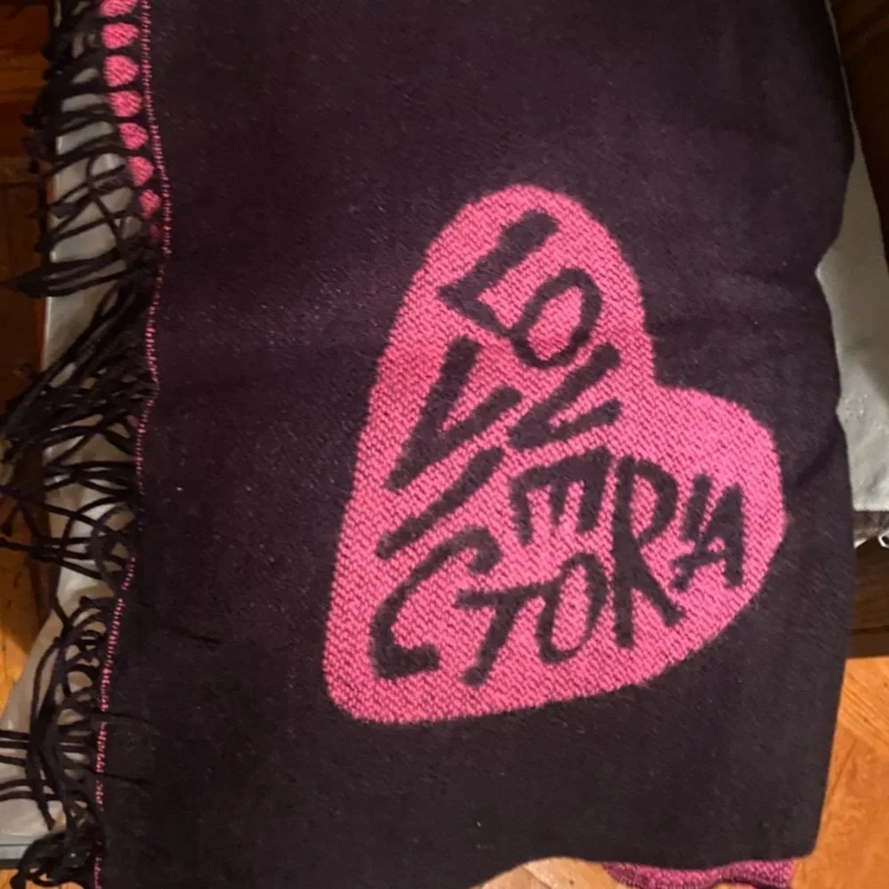 Victoria's Secret Black  Pink Heart Design throw
